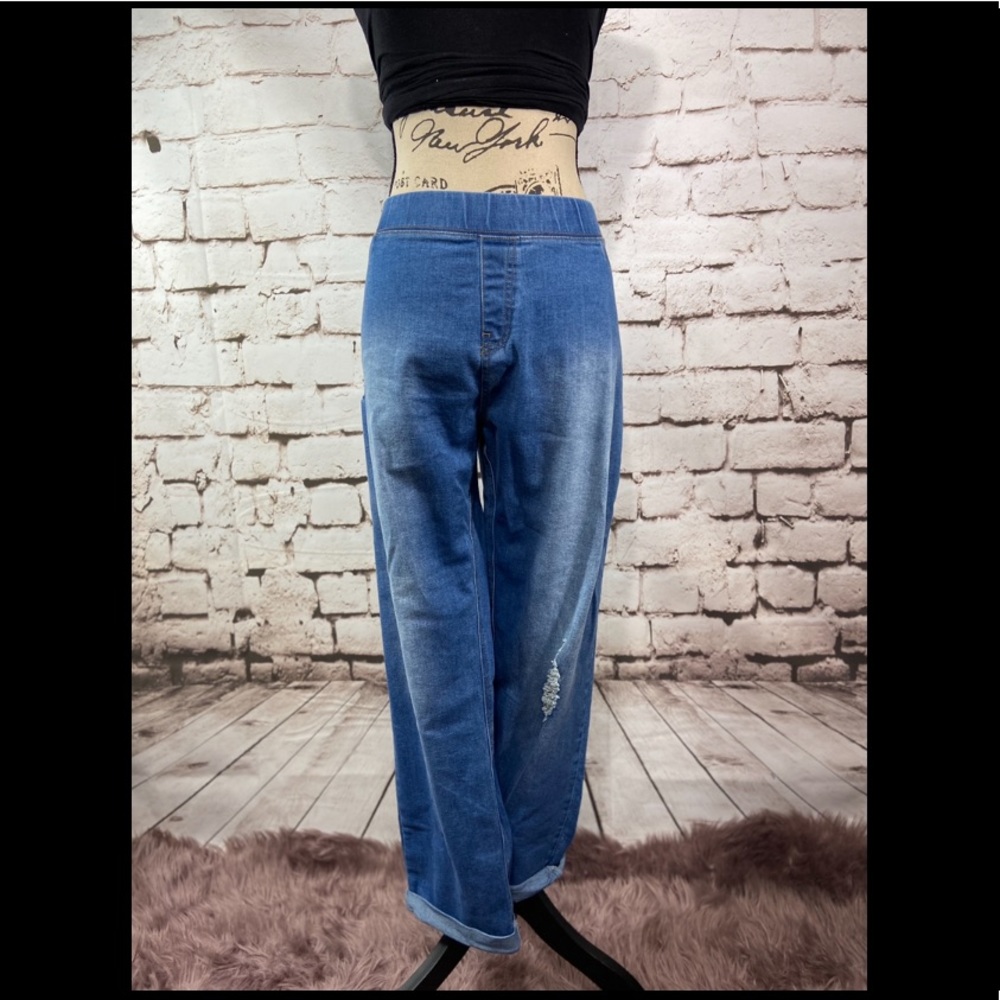 Ripped Boyfriend Jeans